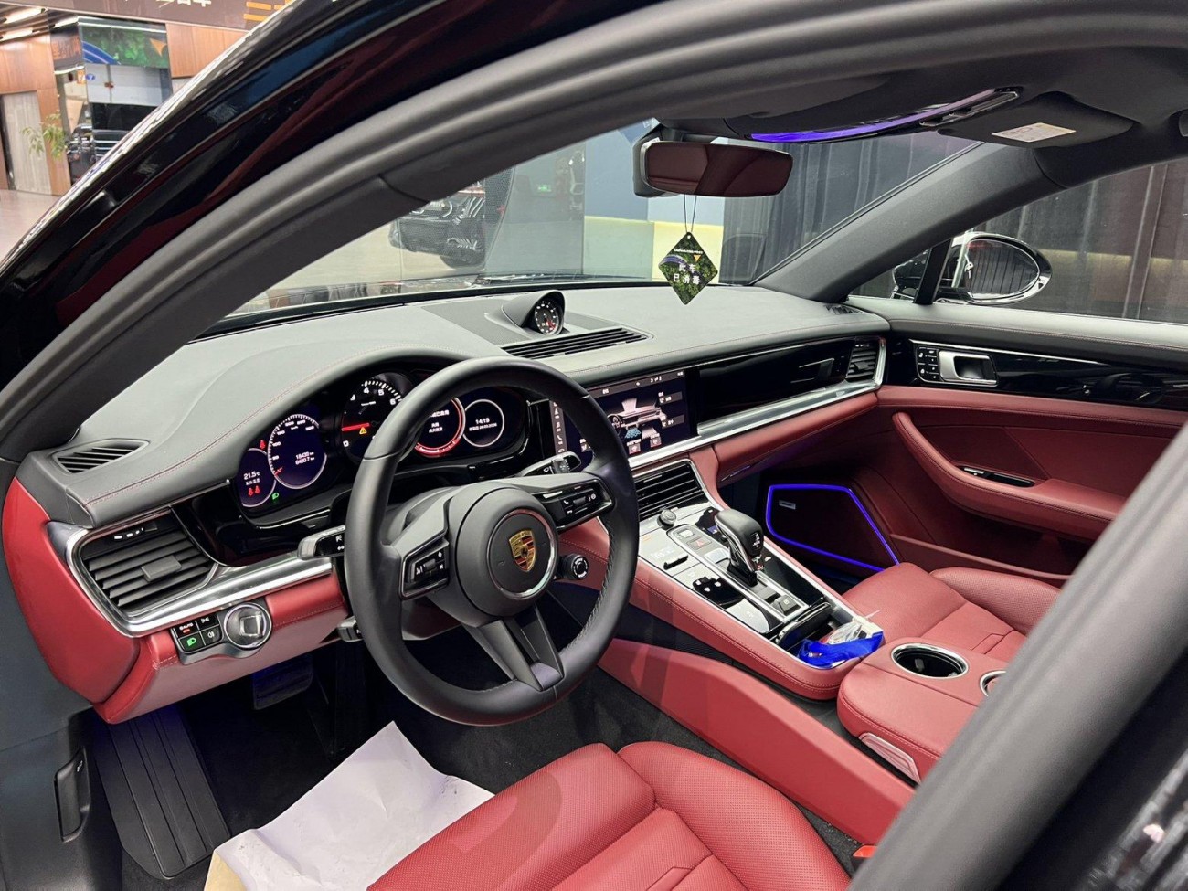 Porsche Panamera 2023