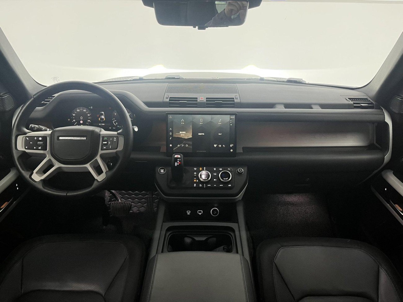 Land Rover Defender 2023