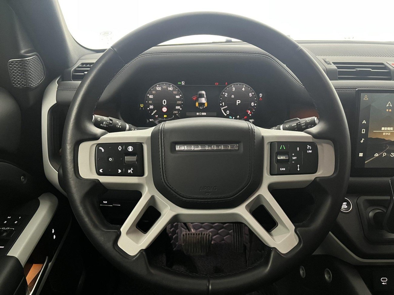 Land Rover Defender 2023