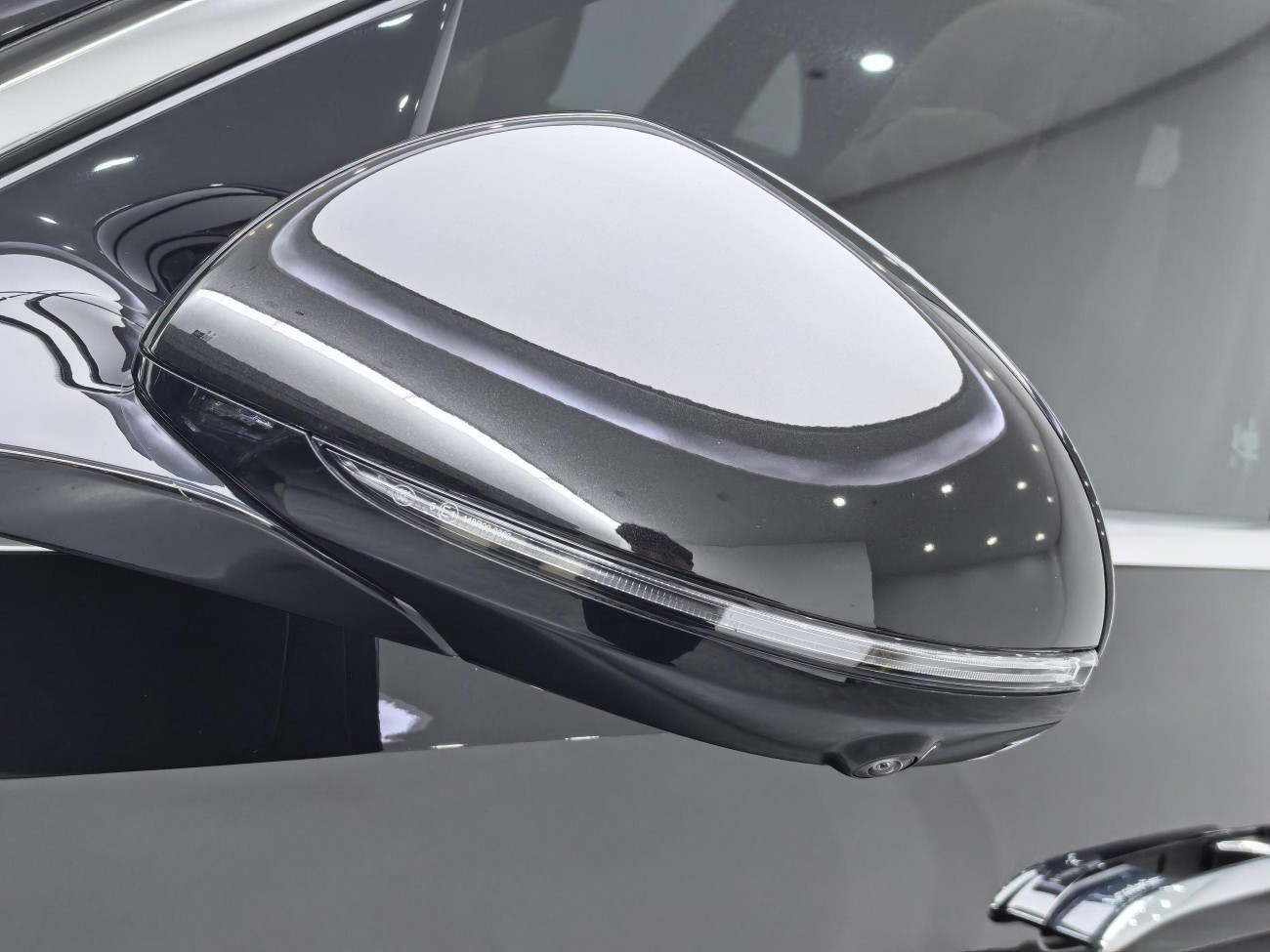 Mercedes-Benz E 300 L 2025