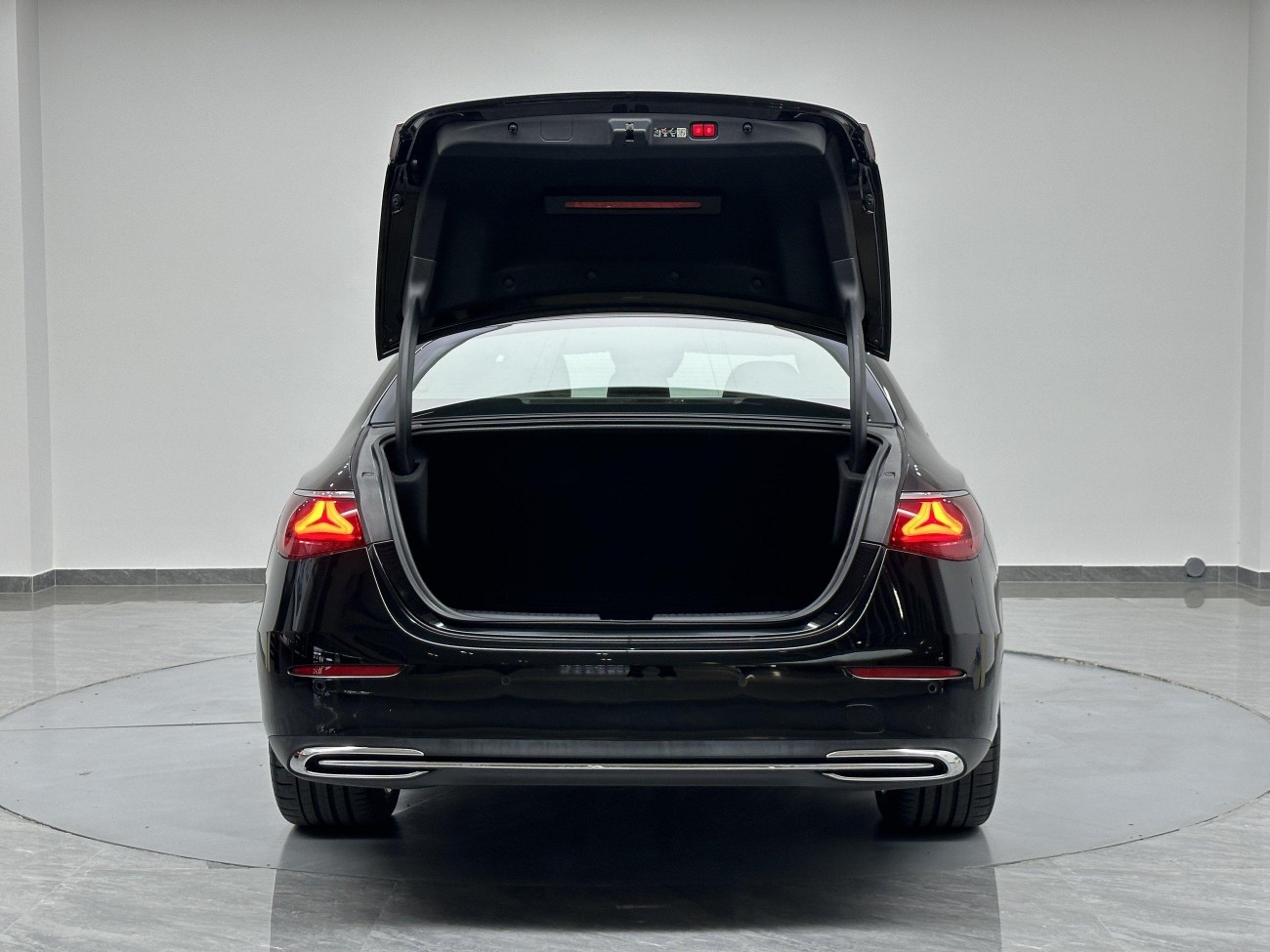 Mercedes-Benz E 300 L 2025