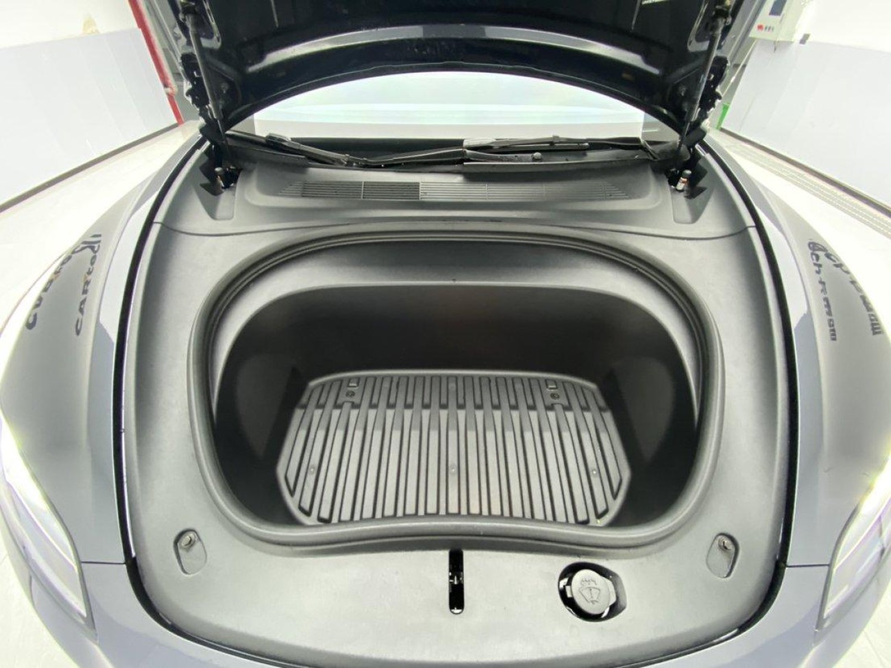 Tesla Model 3 2025