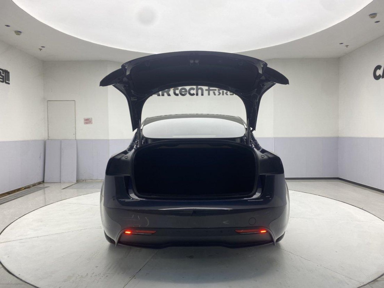 Tesla Model 3 2025