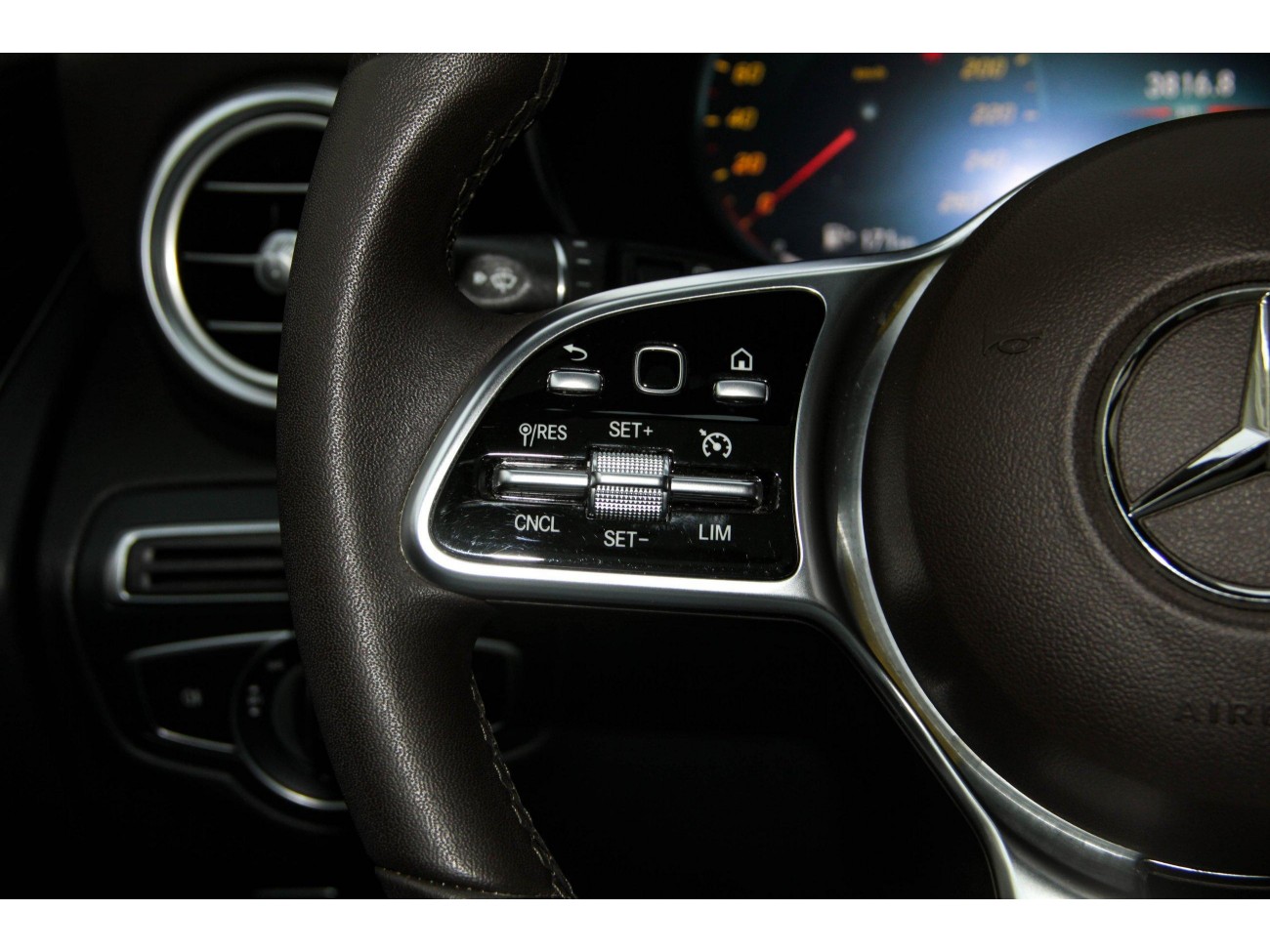 Mercedes-Benz GLC 260 L 2021