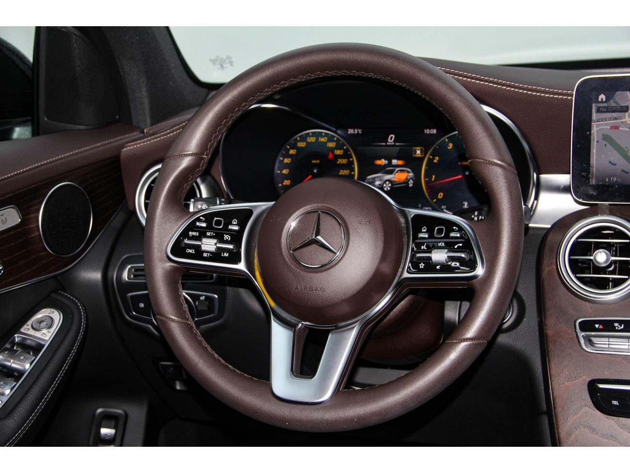 Mercedes-Benz GLC 260 L 2021