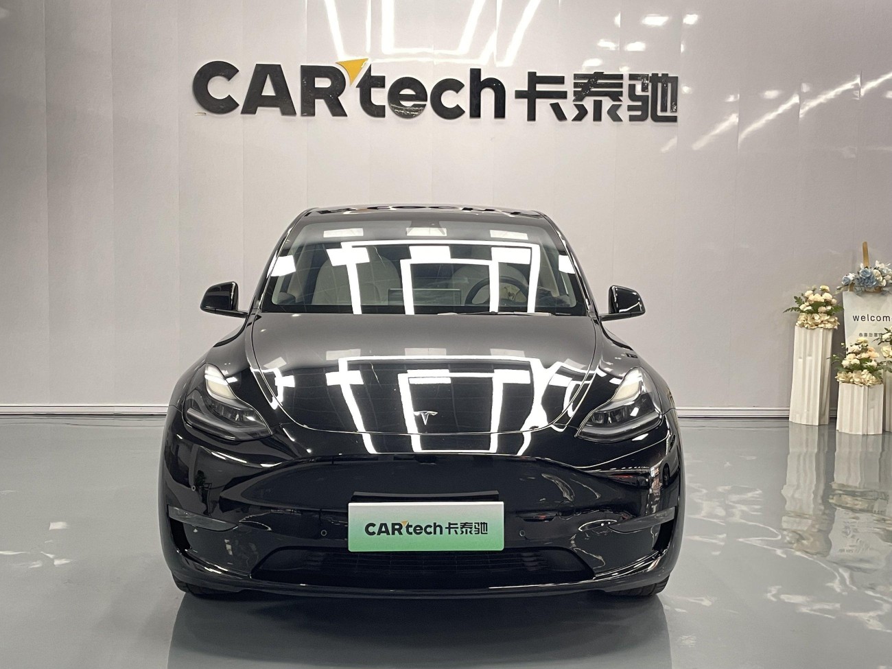 Tesla Model Y 2024