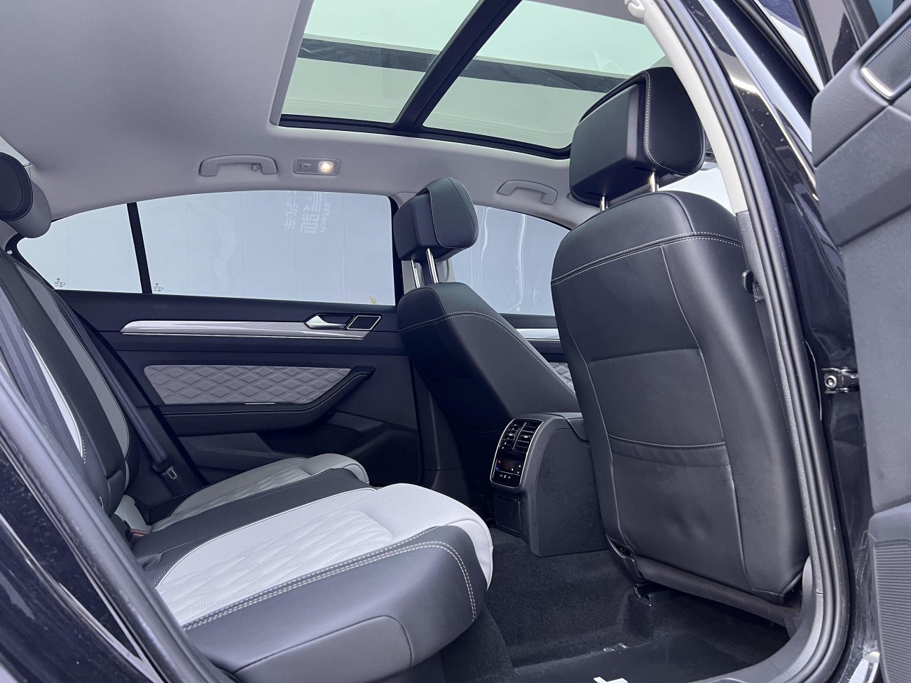 Volkswagen Magotan 2024