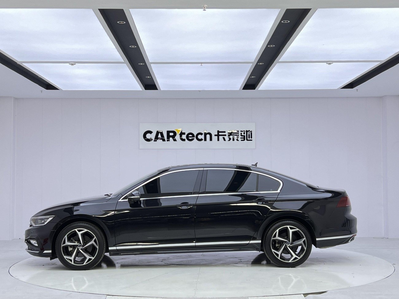 Volkswagen Magotan 2024