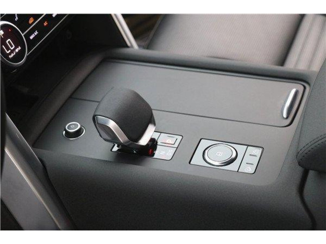 Land Rover Discovery 2025