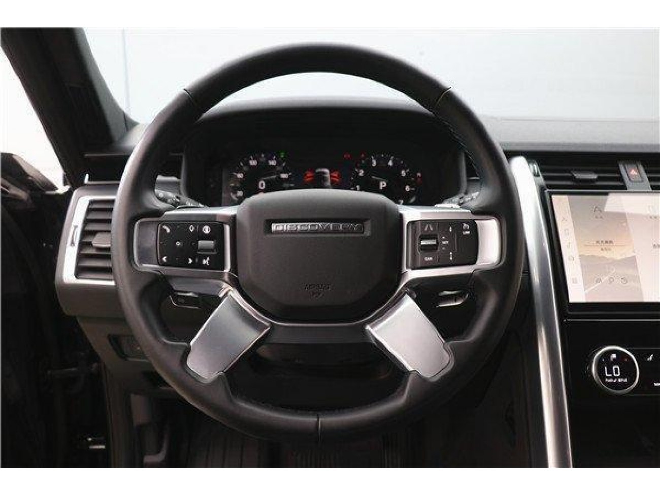 Land Rover Discovery 2025