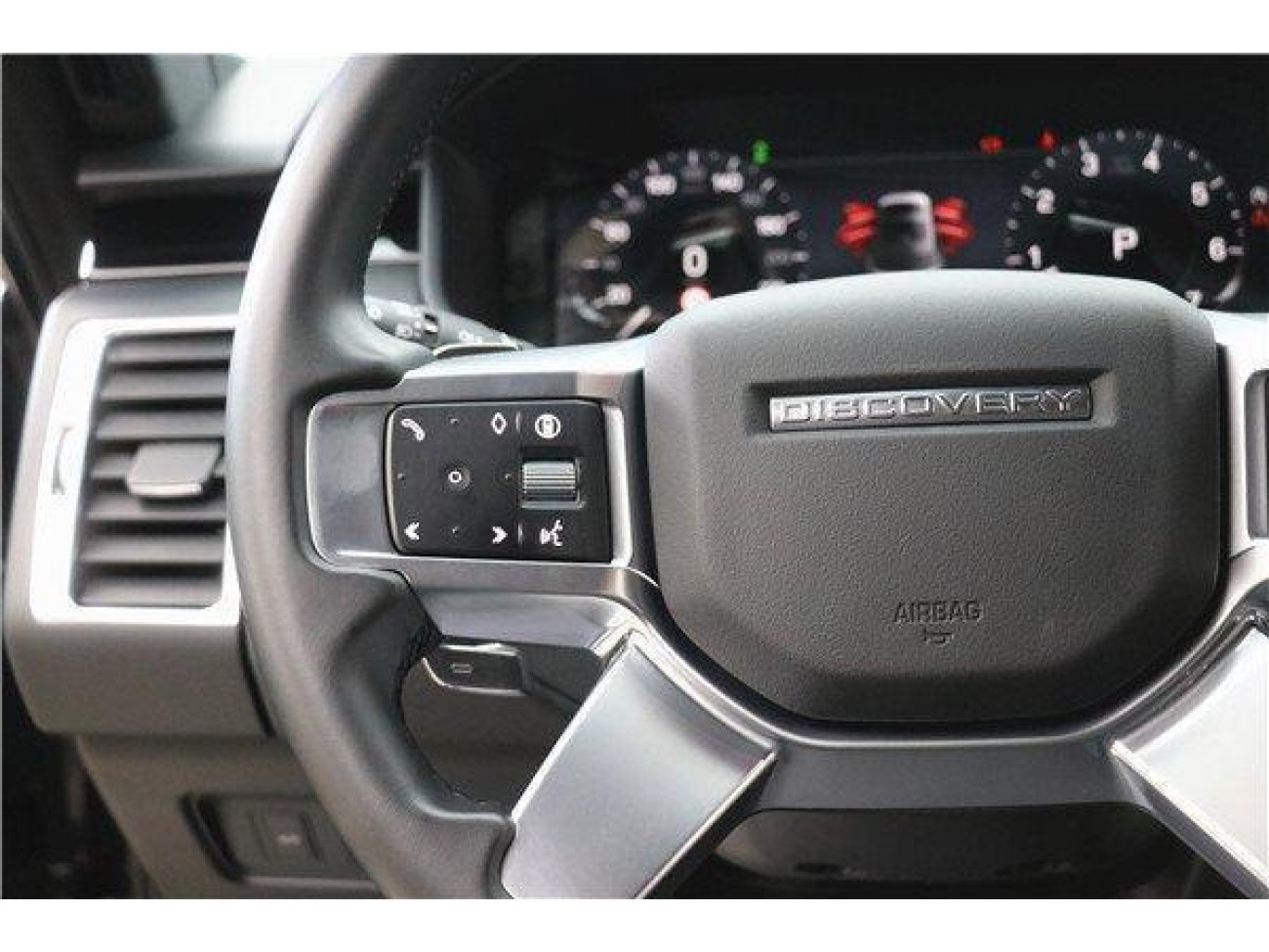 Land Rover Discovery 2025