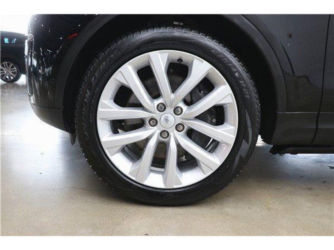 Land Rover Discovery 2025