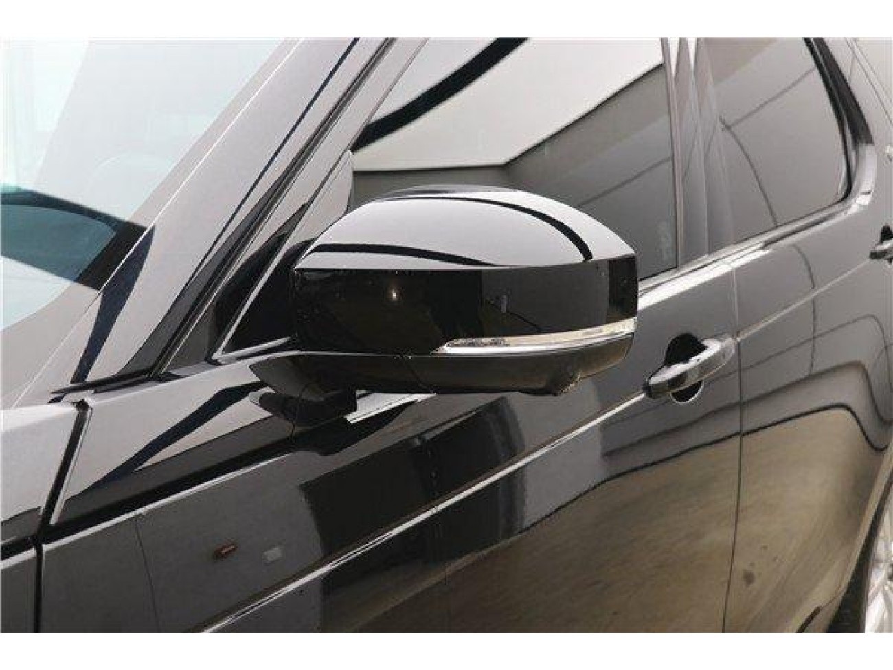 Land Rover Discovery 2025