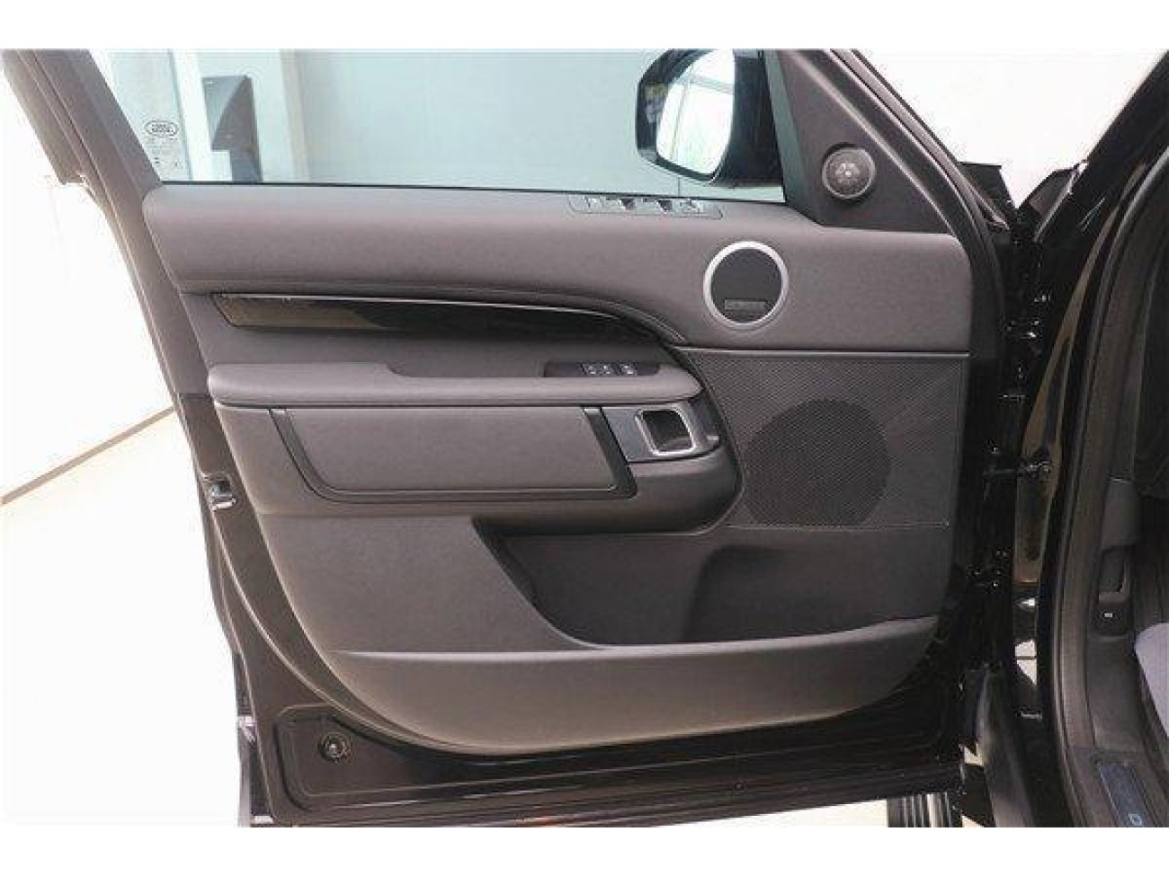 Land Rover Discovery 2025