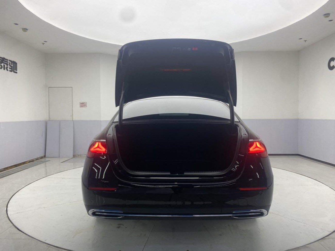 Mercedes-Benz E 300 L 2025