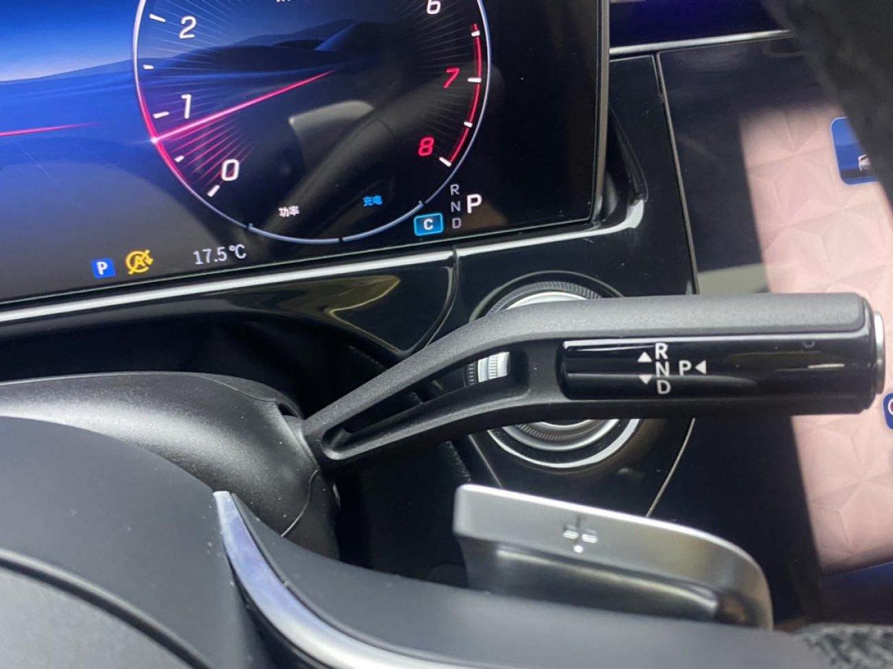 Mercedes-Benz E 300 L 2025