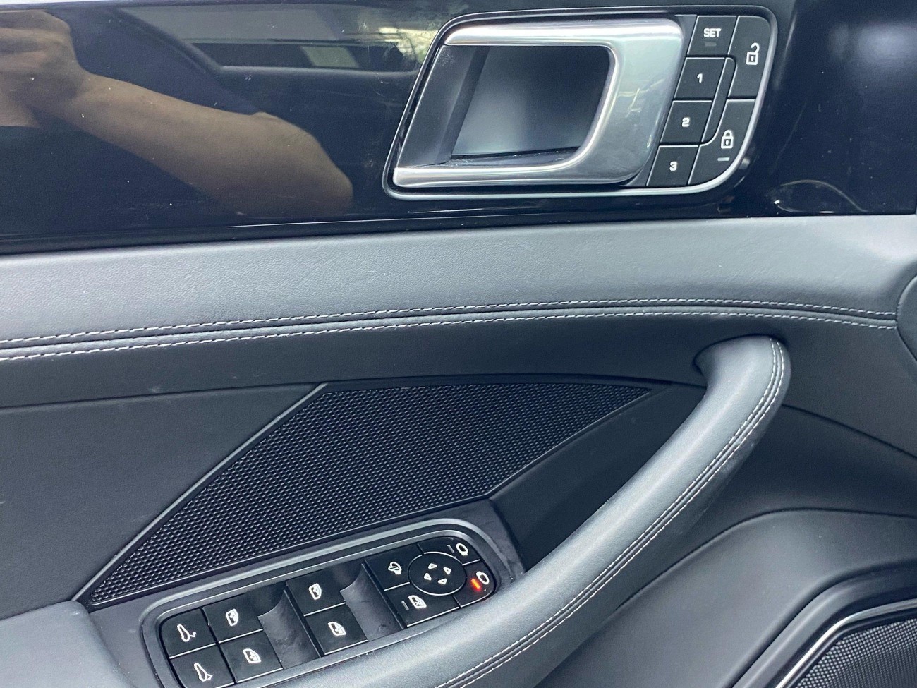 Porsche Panamera 2023