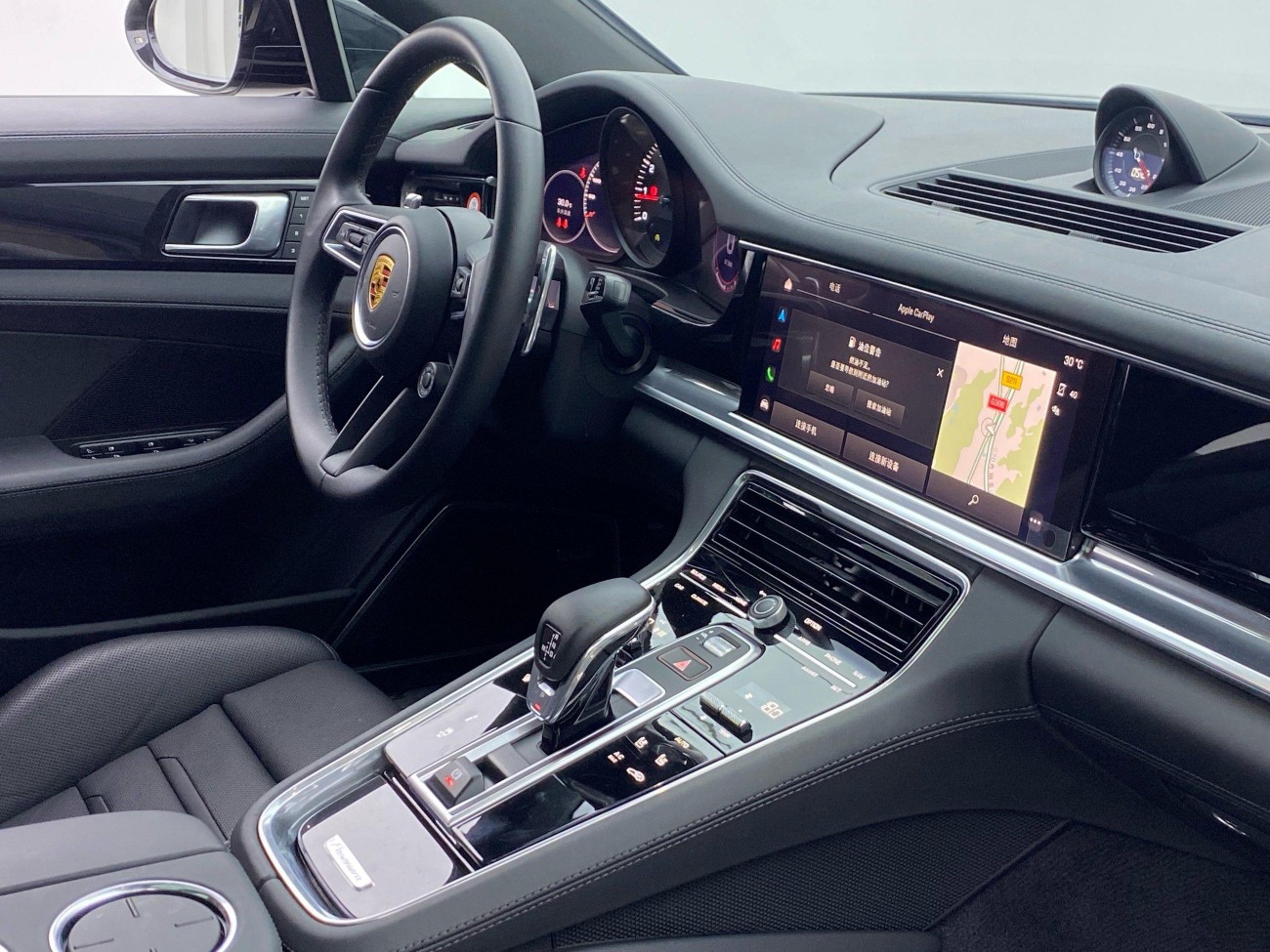 Porsche Panamera 2023