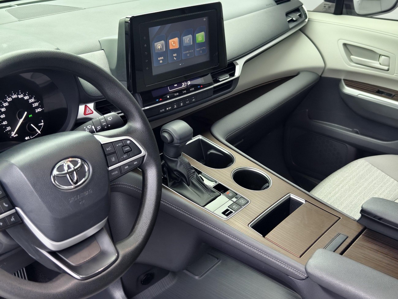 Toyota Sienna 2024