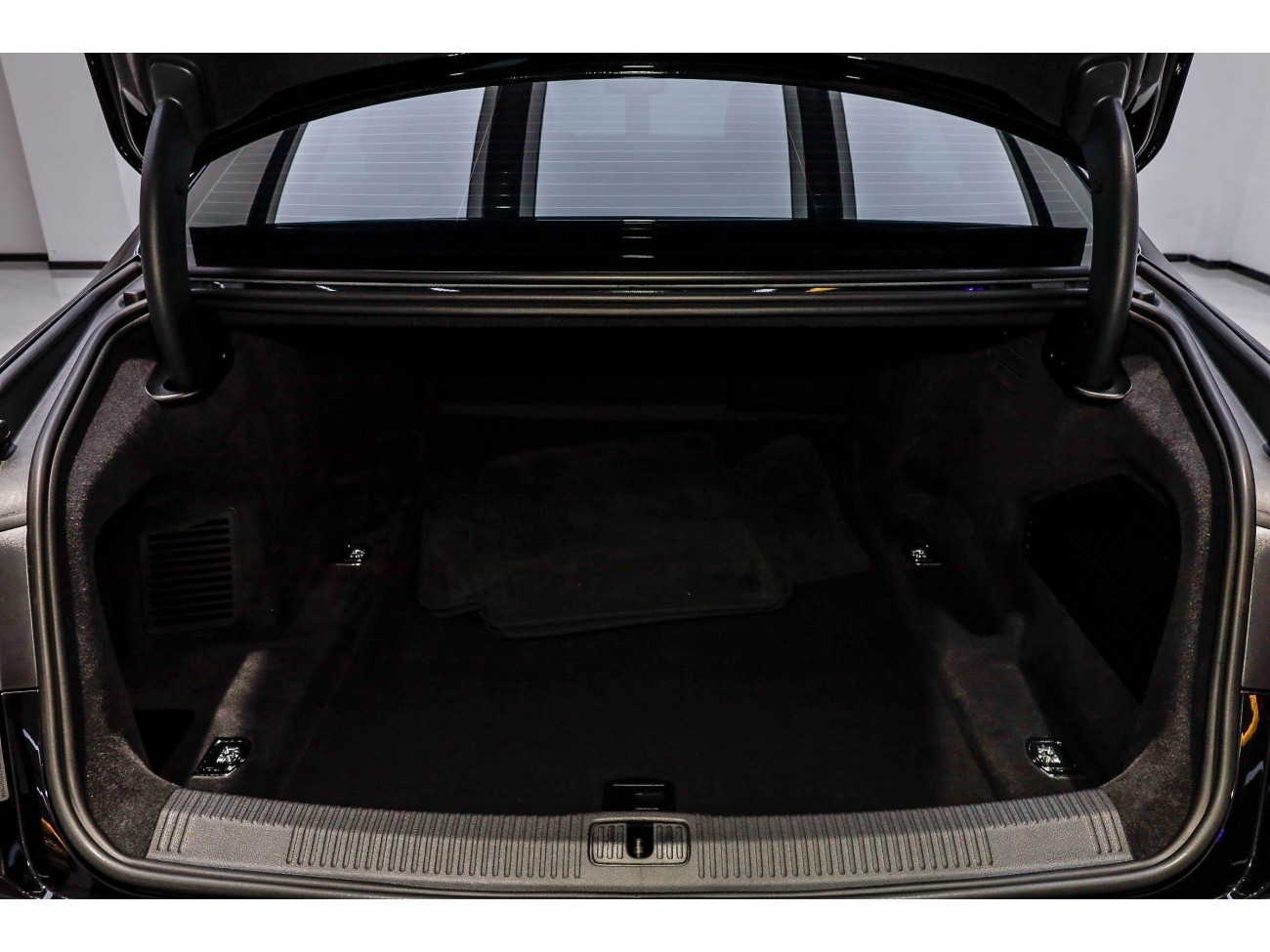 Audi A8L 50 TFSI 2024