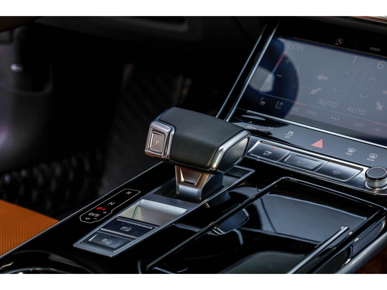 Audi A8L 50 TFSI 2024