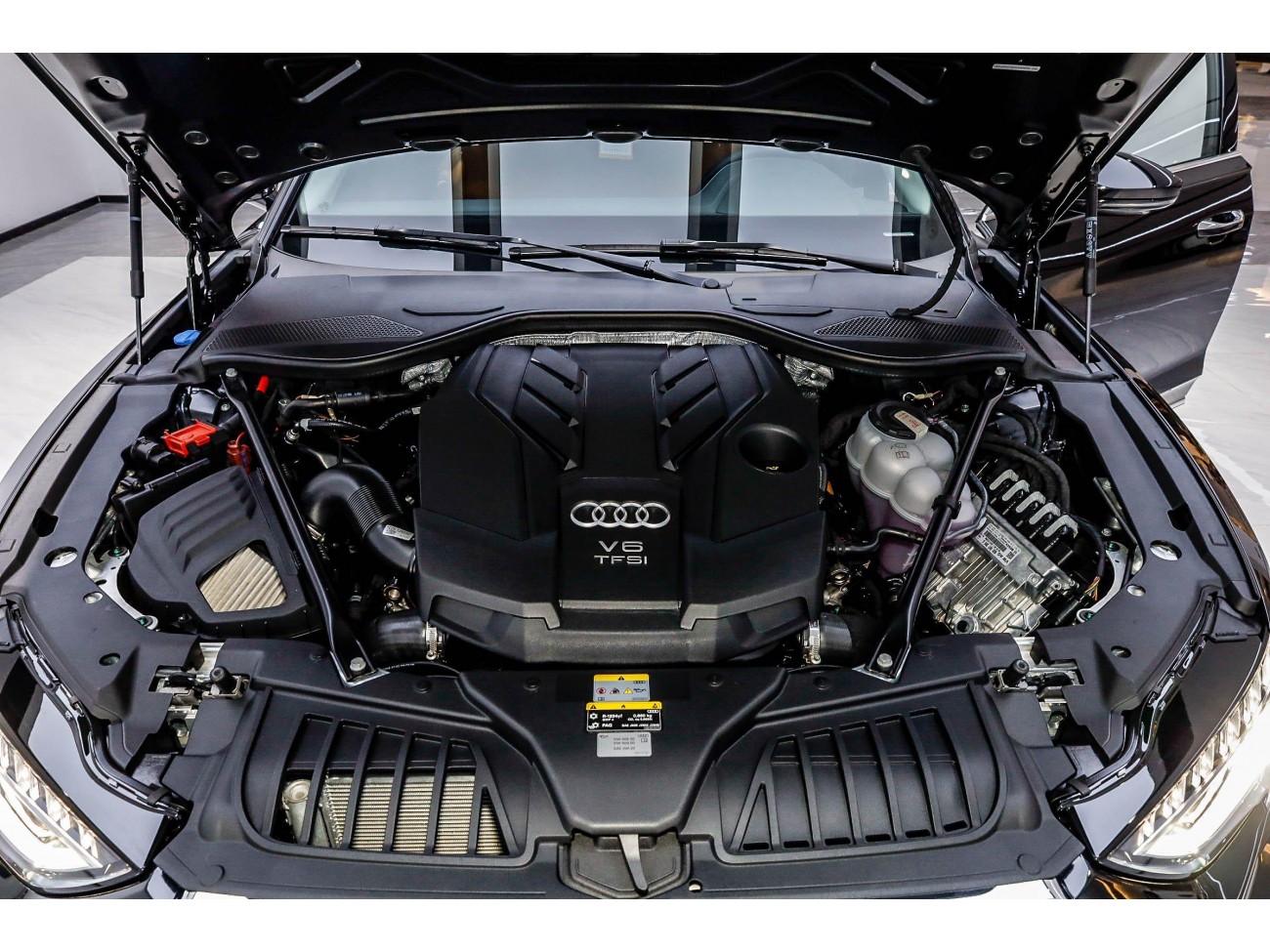 Audi A8L 50 TFSI 2024