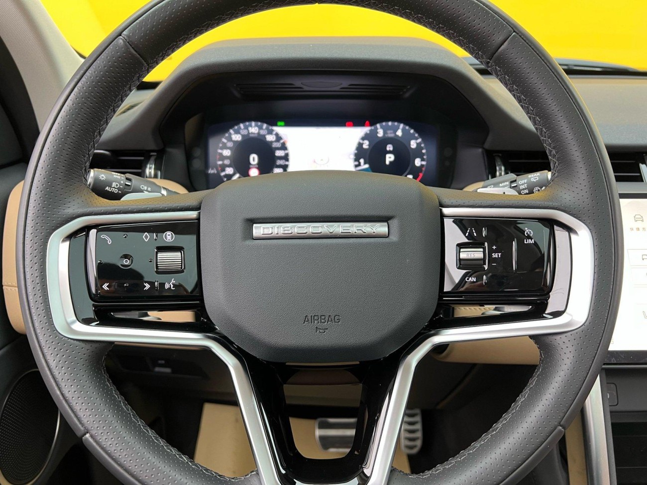 Land Rover Discovery Sport 2024