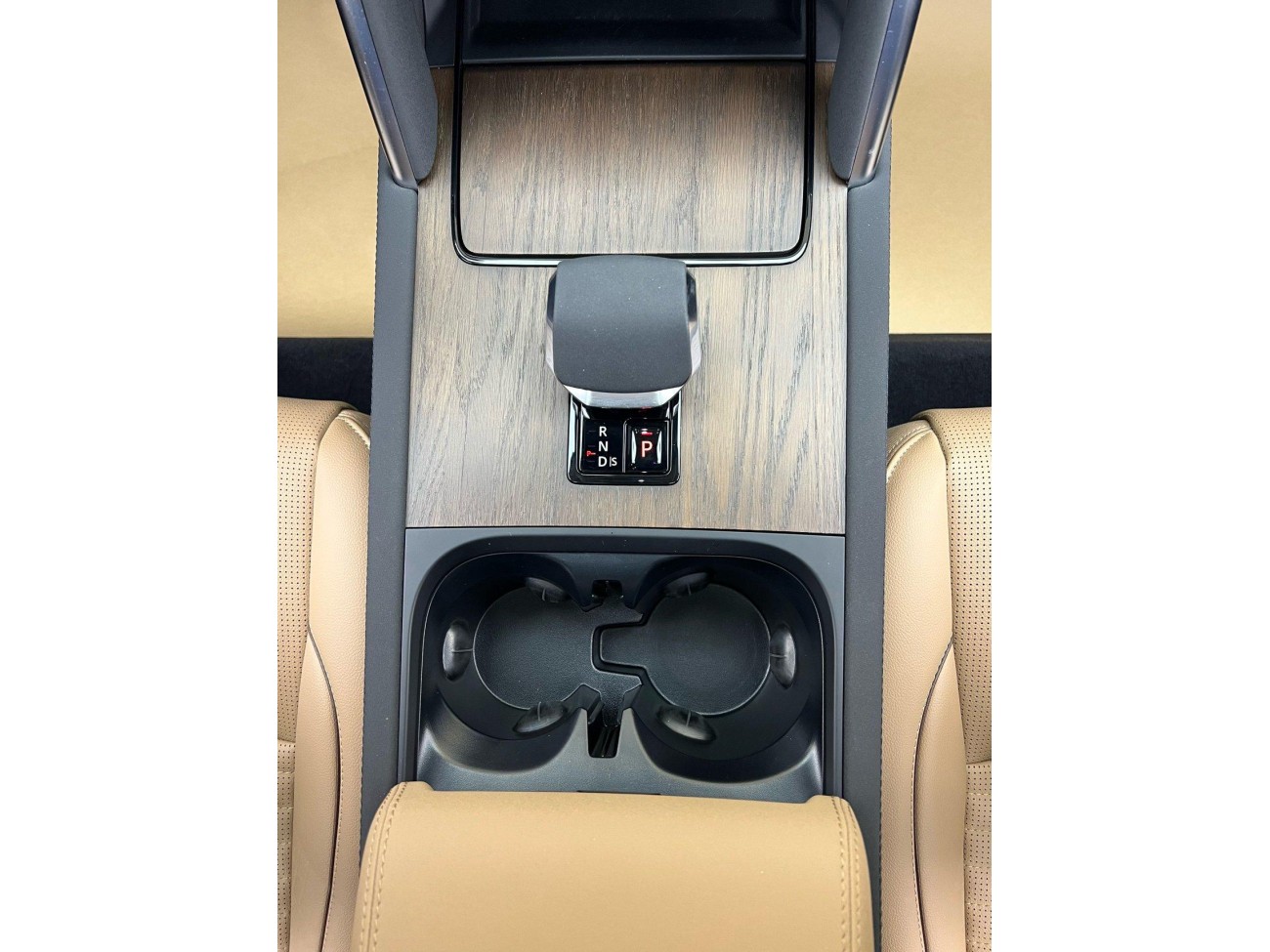 Land Rover Discovery Sport 2024