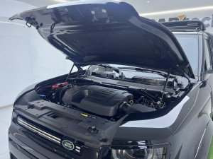 Land Rover Defender 2023
