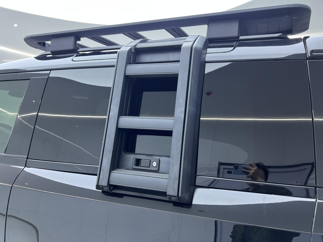 Land Rover Defender 2023