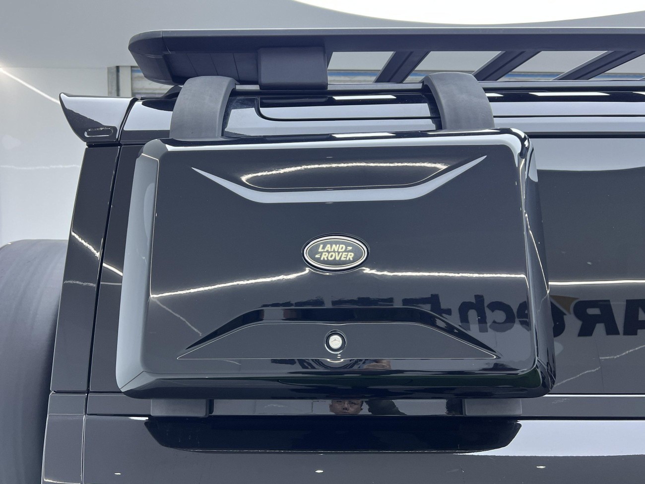 Land Rover Defender 2023