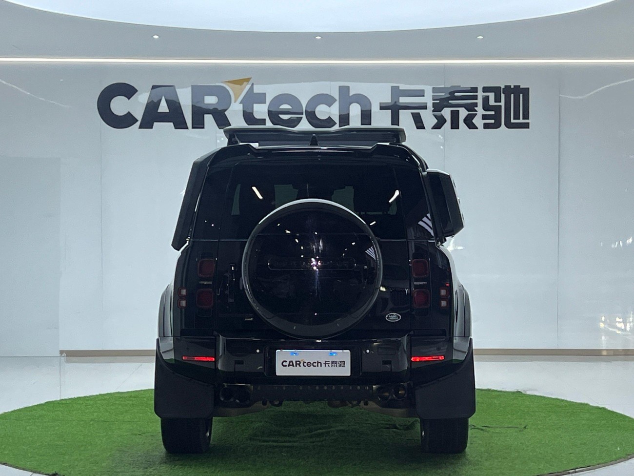 Land Rover Defender 2023