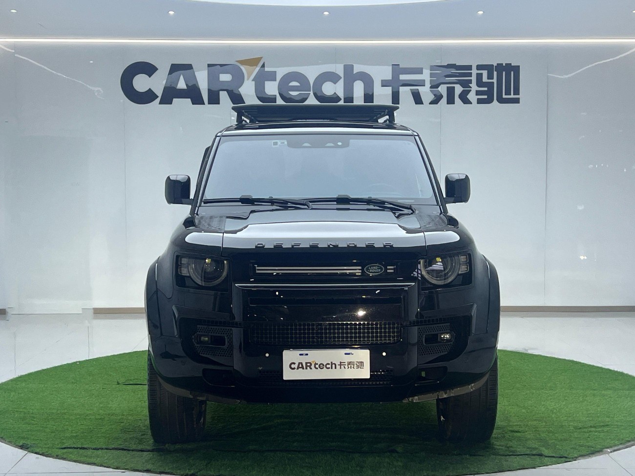 Land Rover Defender 2023