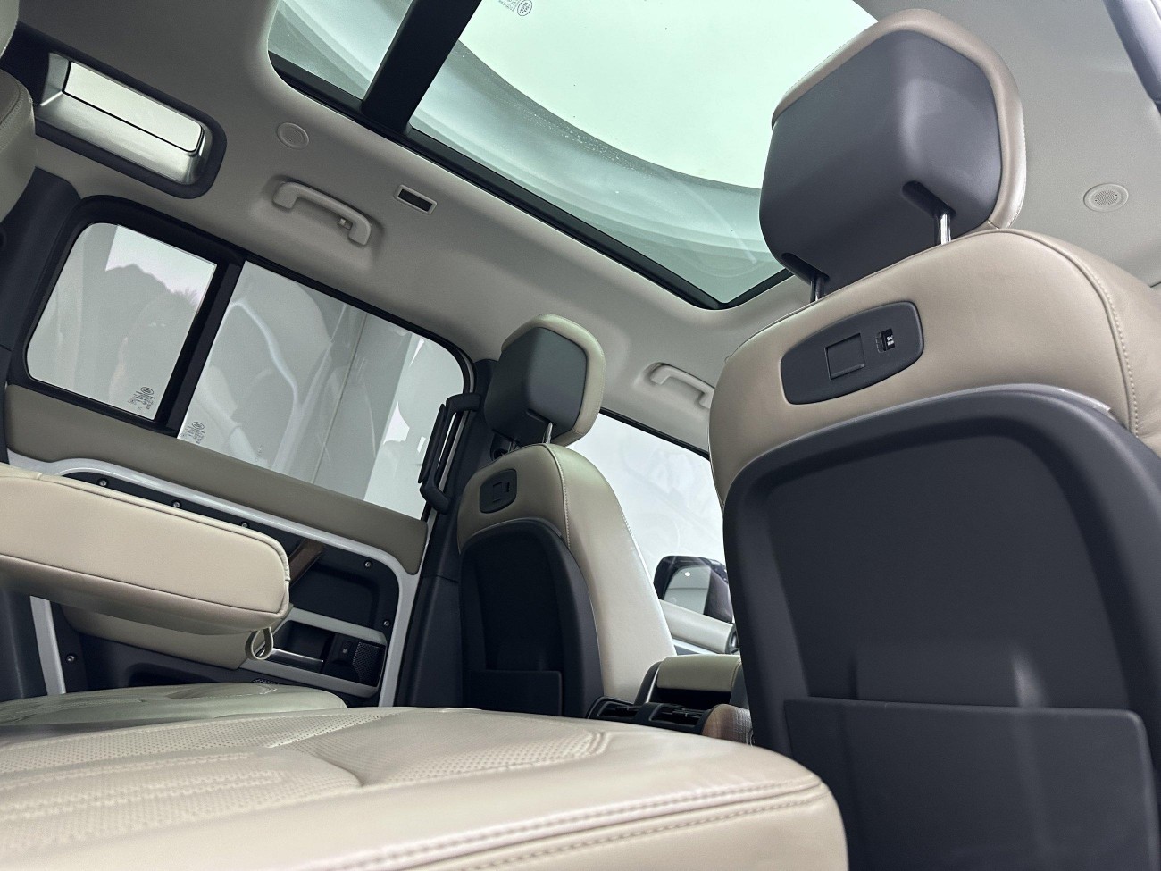 Land Rover Defender 2021