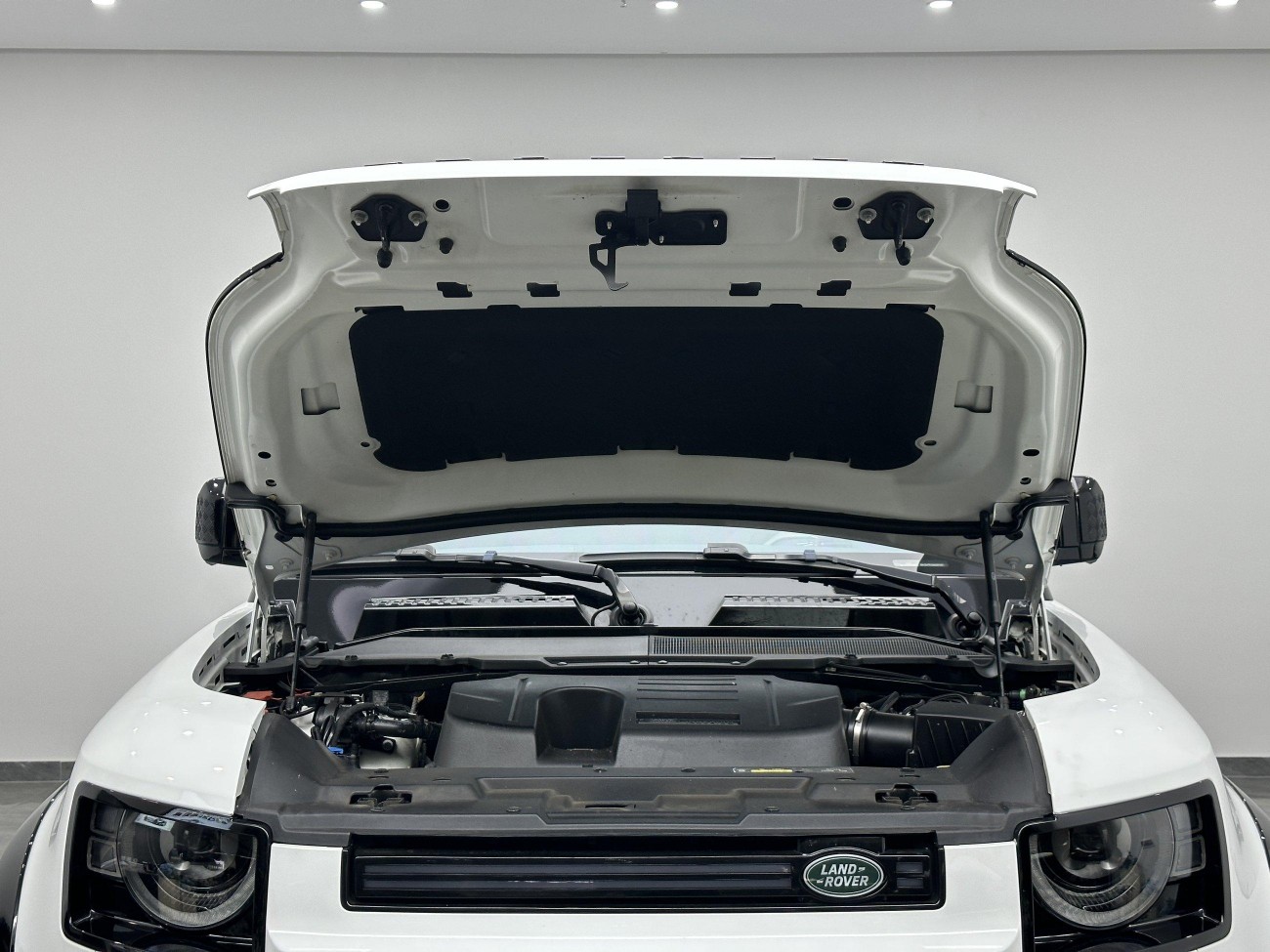 Land Rover Defender 2021