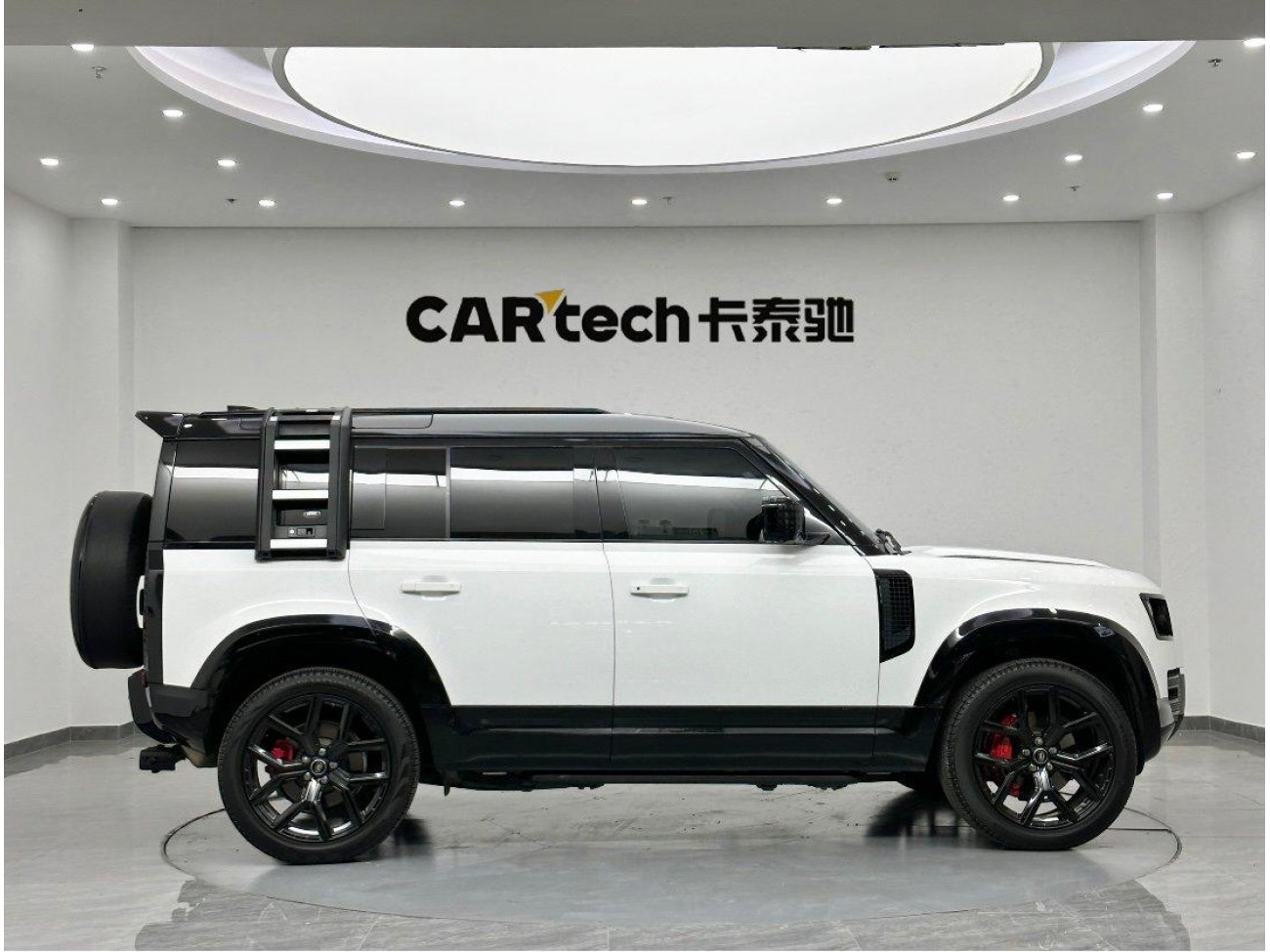 Land Rover Defender 2021