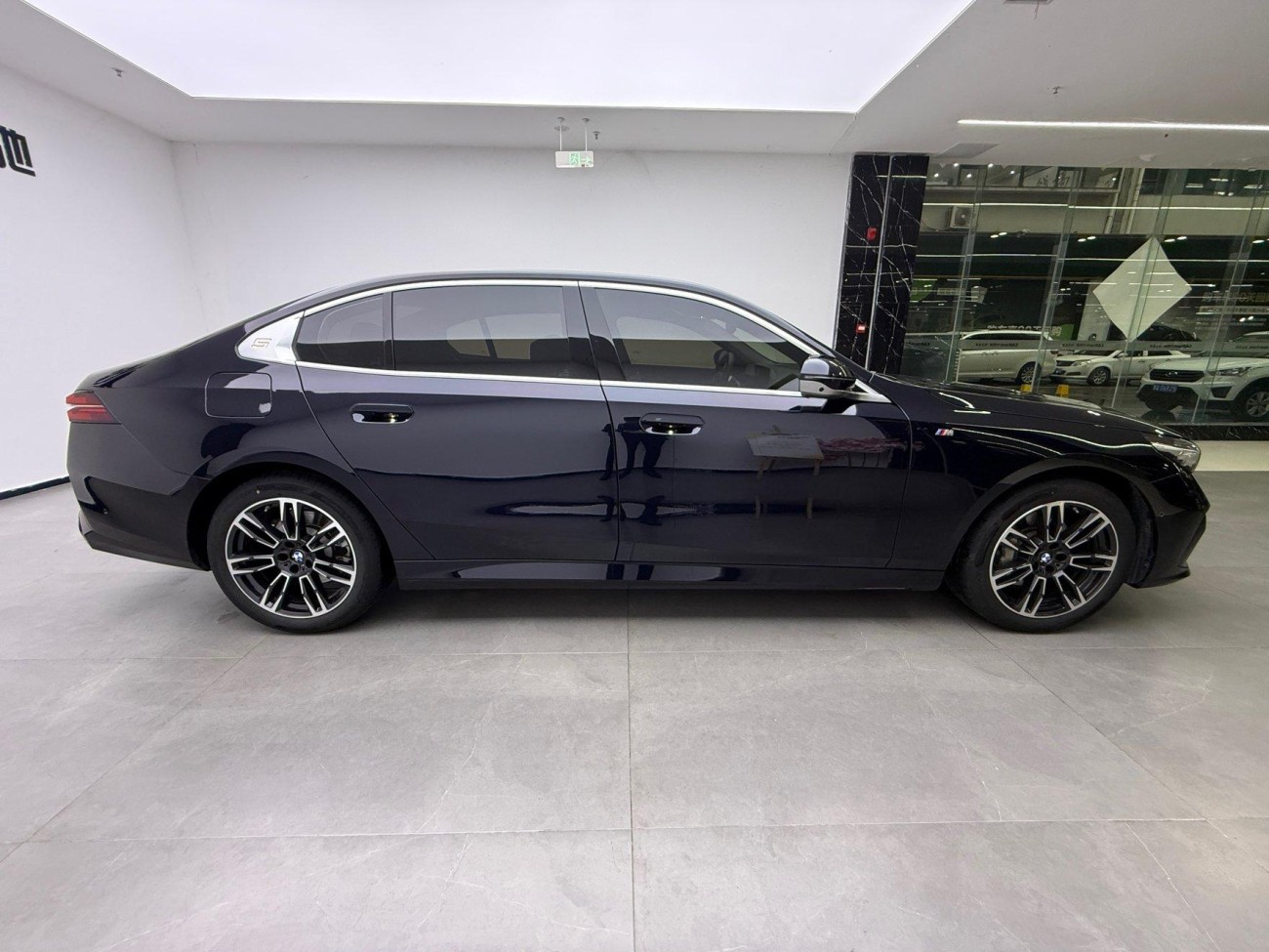 BMW 530Li 2025