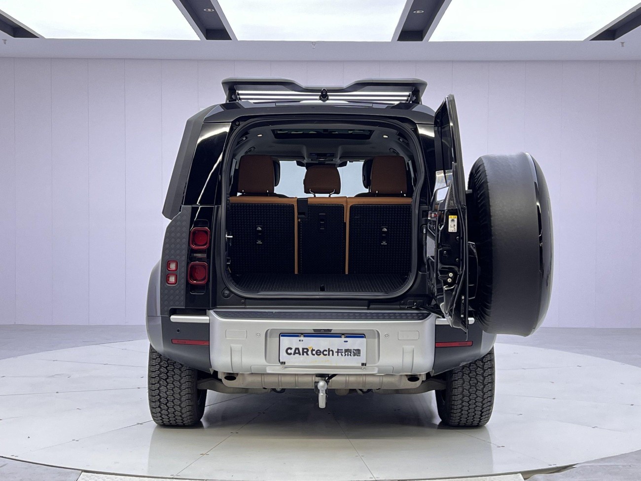 Land Rover Defender 2024