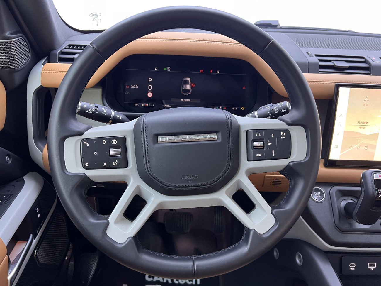 Land Rover Defender 2024