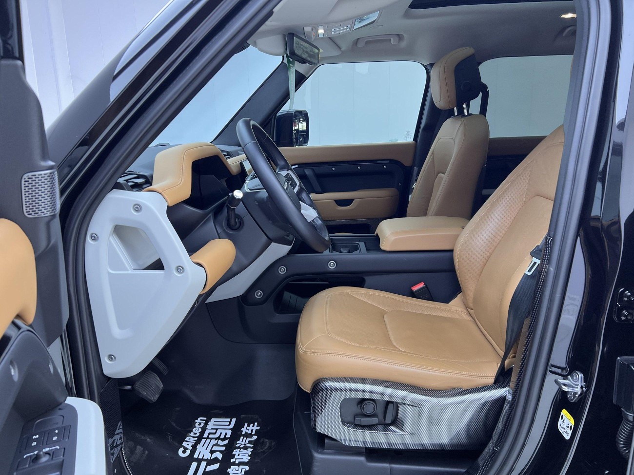 Land Rover Defender 2024