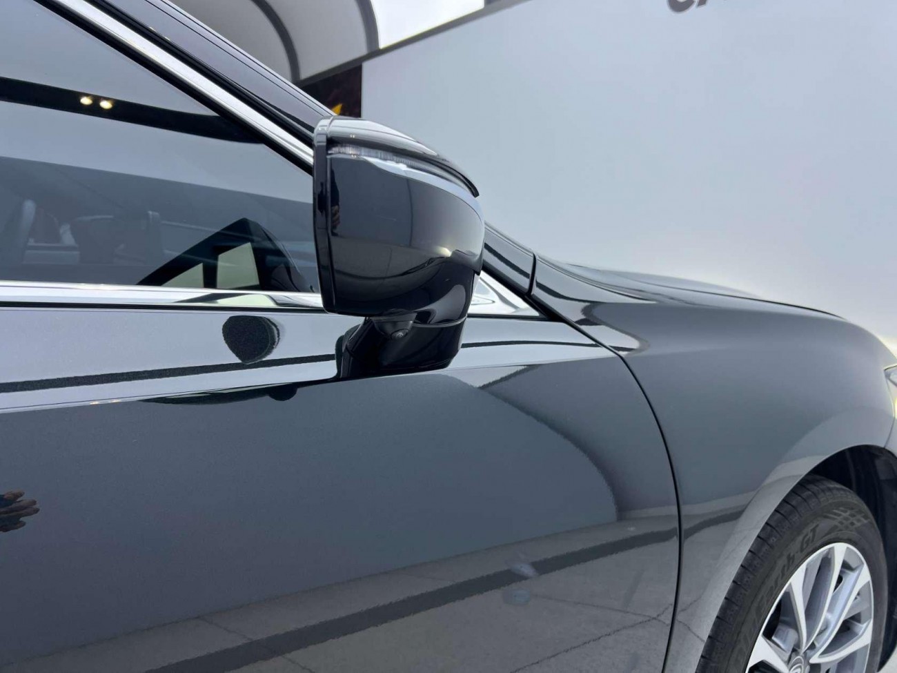 Lexus ES 200 2025