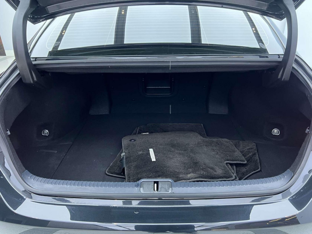 Lexus ES 200 2025