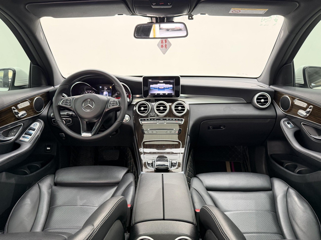 Mercedes-Benz GLC 260 L 2019