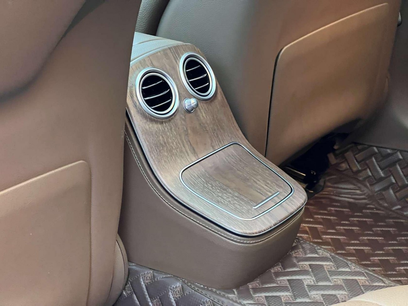 Mercedes-Benz E 260 L 2022