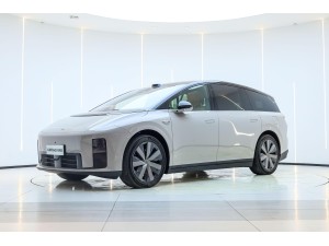 Li Auto i8 2025
