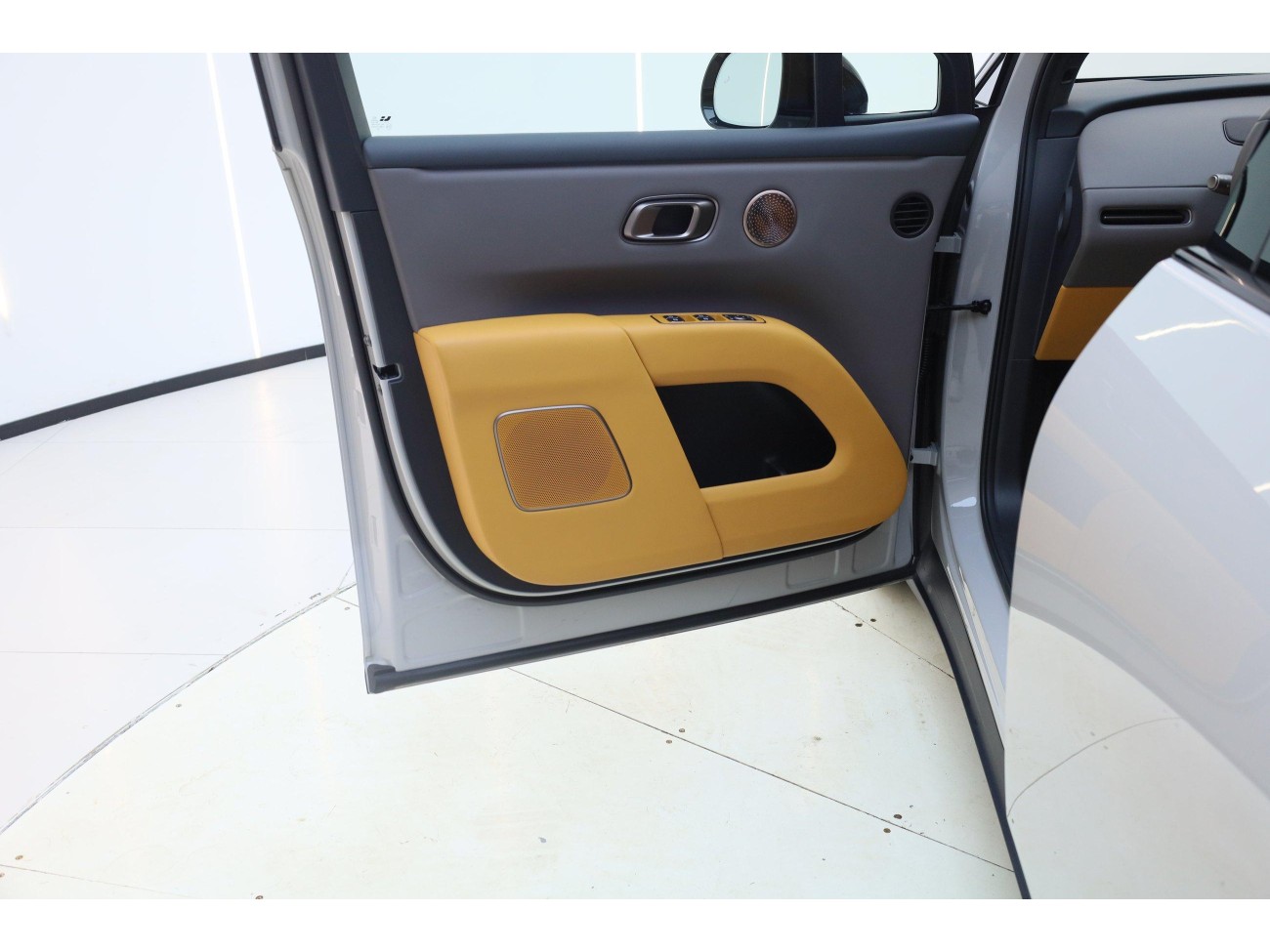Li Auto i8 2025