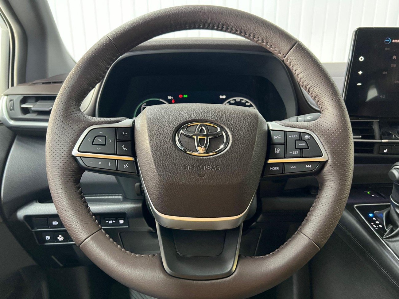 Toyota Granvia 2026