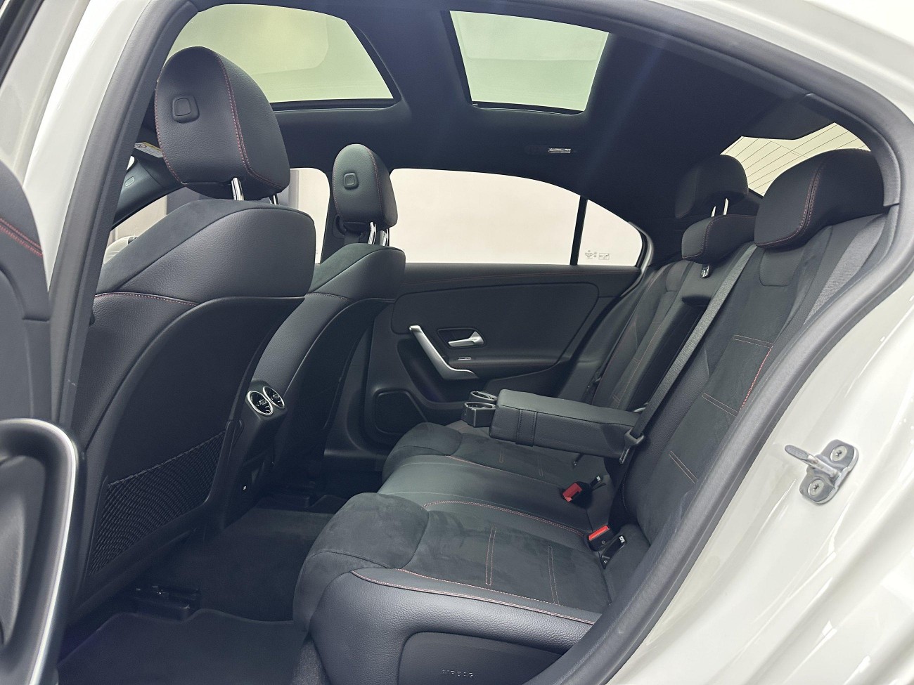 Mercedes-Benz A 200 L 2024