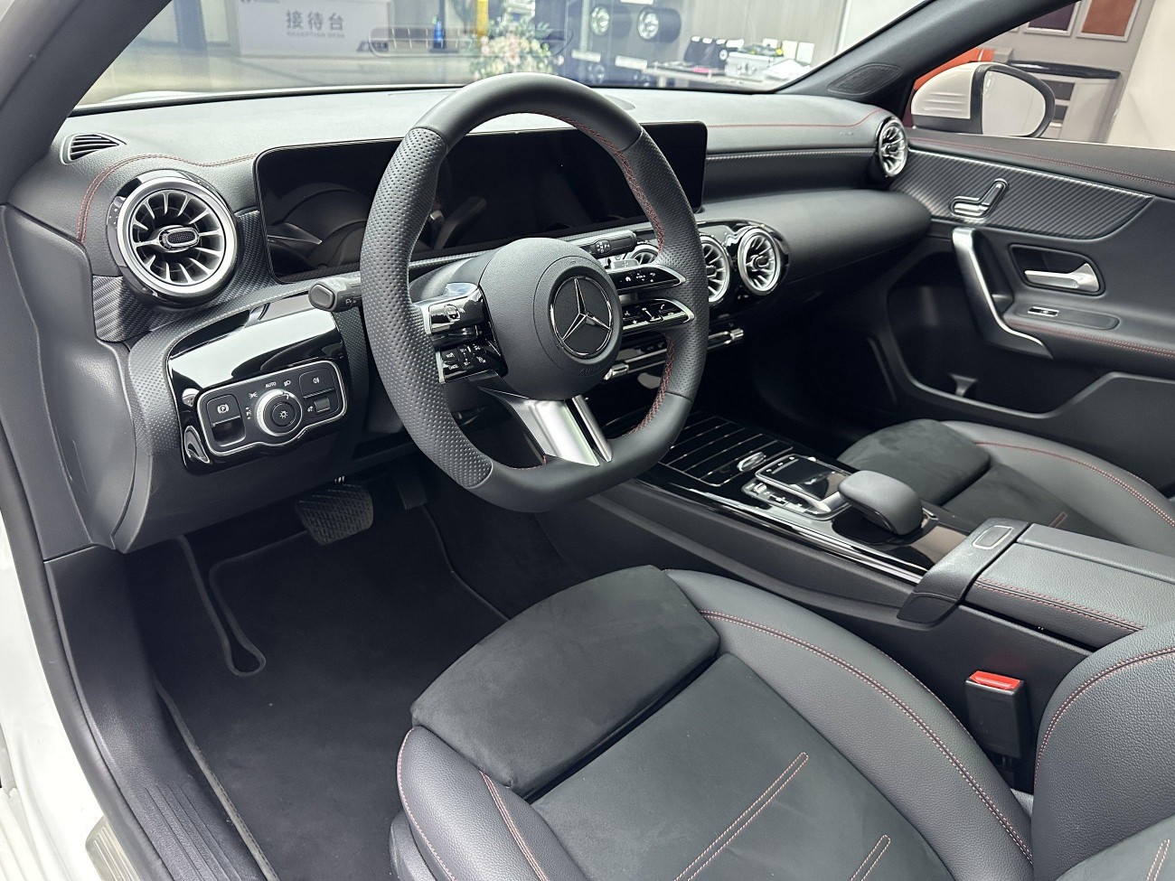 Mercedes-Benz A 200 L 2024
