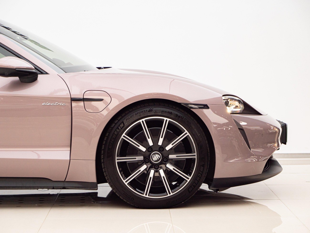 Porsche Taycan 2023